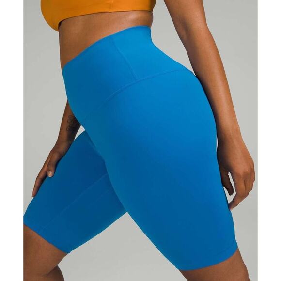 NWT Lululemon Align Super-High-Rise Short 10" - MSRP $64 - Picture 2 of 3
